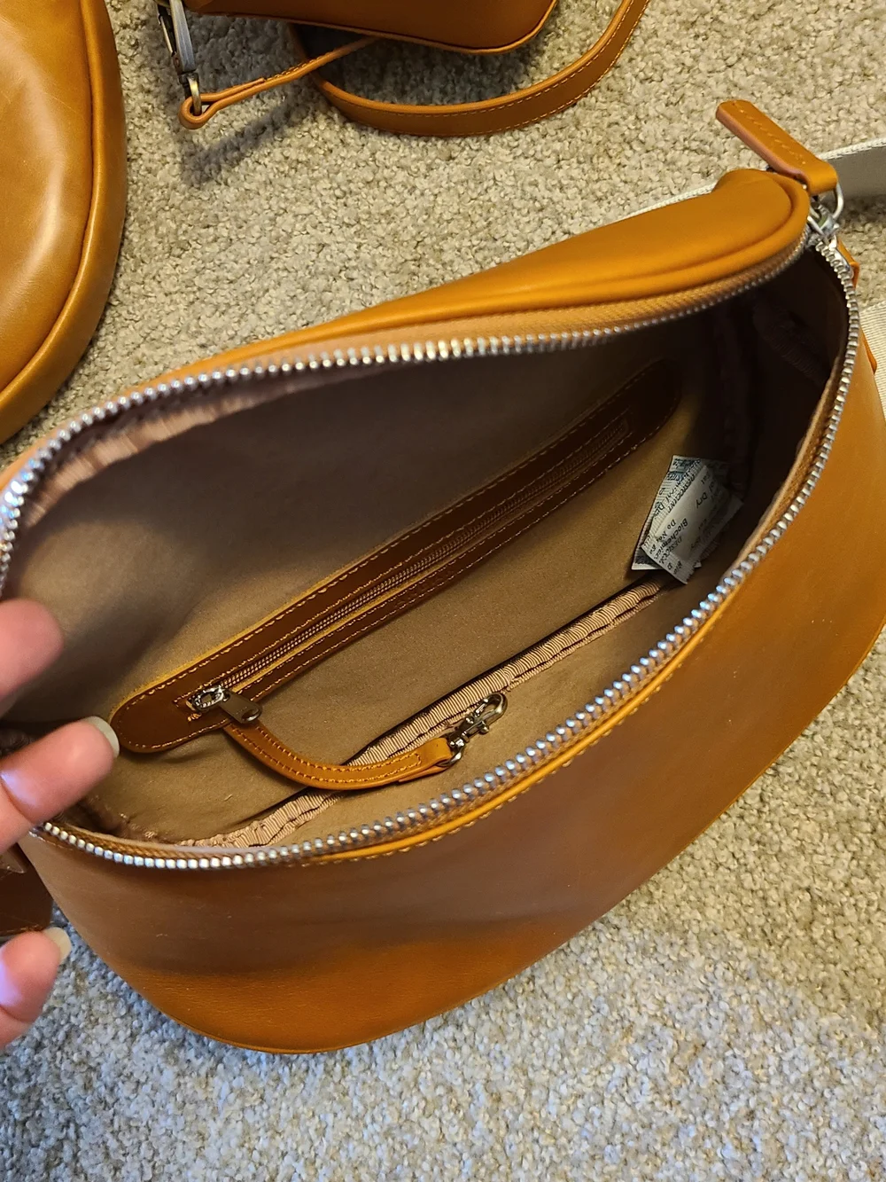 Andar Leather Collection